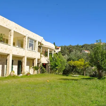 Lemoni Inn